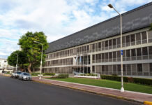 Se ordenó que una estudiante participe del viaje de egresados y que el colegio cese con la discriminación