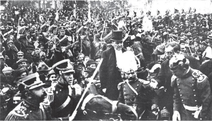 Yrigoyen_en_coche_presidenc