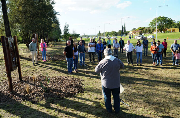 PASEO-DEL-VIA-CRUCIS-EN-COL