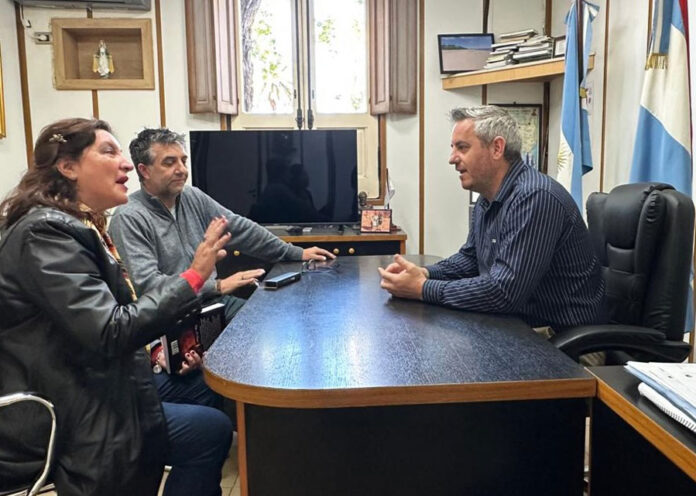 NORA-Y-HUGO-ESCRITORES-6-10