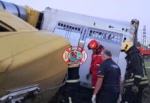 Rescate en la Autovía 14: Bomberos sacaron a un camionero atrapado tras un vuelco