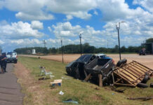 Violento vuelco en la Autovía 14: Una camioneta con tráiler volcó cerca de Chajarí