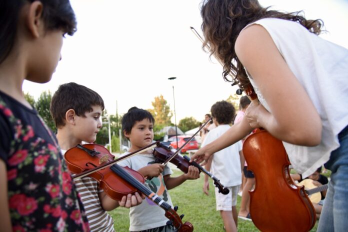 La Plaza Suena a Futuro (2)