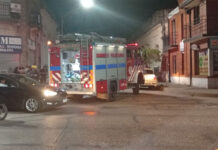 Susto en el centro: Bomberos controlaron un incendio de cables en calle Rocamora