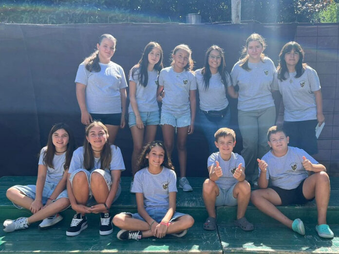 ELENCO-DE-TEATRO-ADOLESCENT