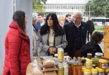 La Semana de la Miel en Entre Ríos arrancó en Plaza Mansilla