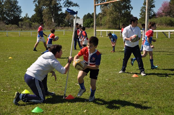 Entrenamiento de Rugby Infantil en el CUCU