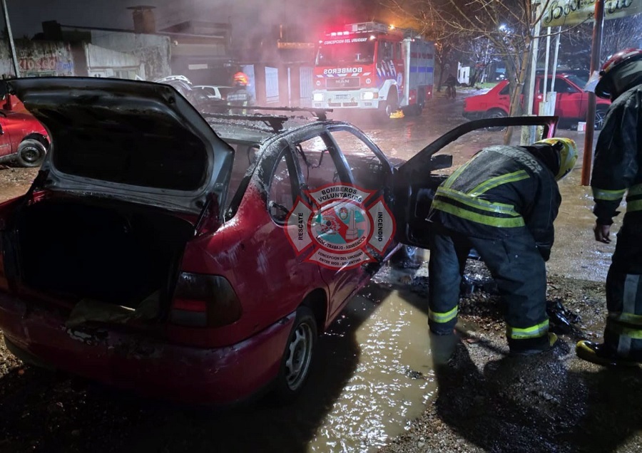 Se incendió un automóvil en barrio La Unión