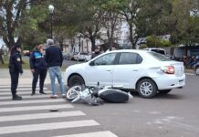 Ciclista lesionado de una colisión frente al club Rocamora