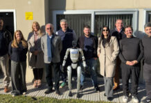 RUS se anticipa al futuro y avanza en el diseño de seguros para robots humanoides