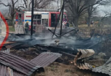 Incendio destruyó por completo una vivienda en el barrio La Tablada