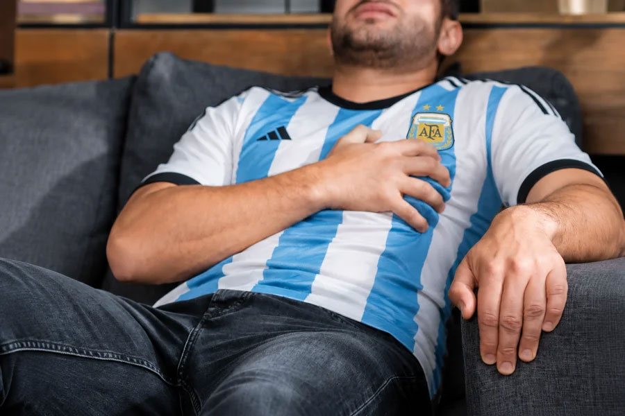 El infarto no espera a que termine el partido: las redes de atención rápida pueden salvar la vida