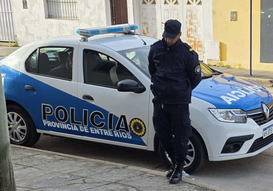 Colón: una motociclista de 23 años despistó en Barrio El Colorado y fue hospitalizada con lesiones leves